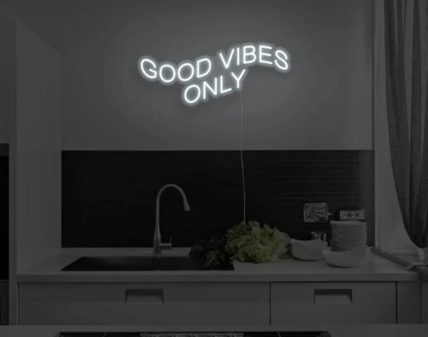 Good Vibes Only LED Neon Tabela | Ev, Oda veya Bar için Parlak Duvar Dekoru | Eğlenceli Parti ve Hediye Fikri