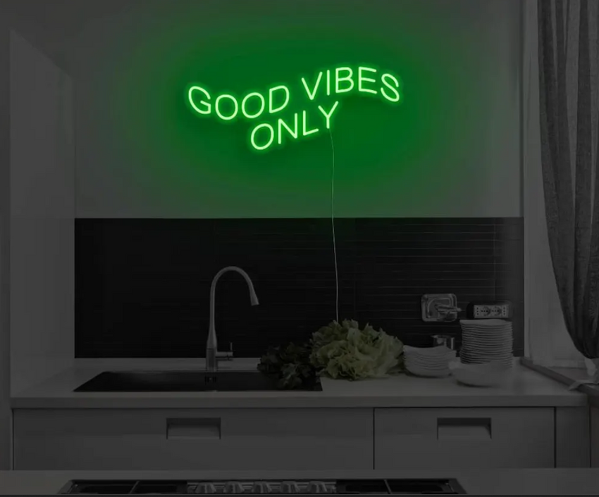 Good Vibes Only LED Neon Tabela | Ev, Oda veya Bar için Parlak Duvar Dekoru | Eğlenceli Parti ve Hediye Fikri