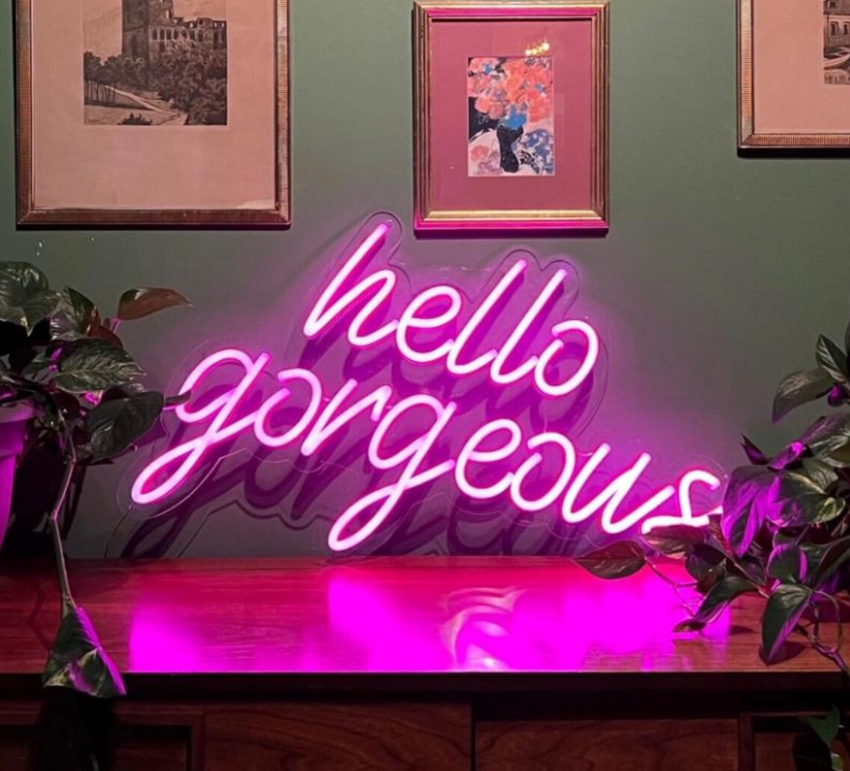 Hello Gorgeous  LED Neon Işık | Ev ve Ofis için Parlak Duvar Dekoru | Özelleştirilebilir Aydınlatma Hediyesi | Neon Sanat Sergisi