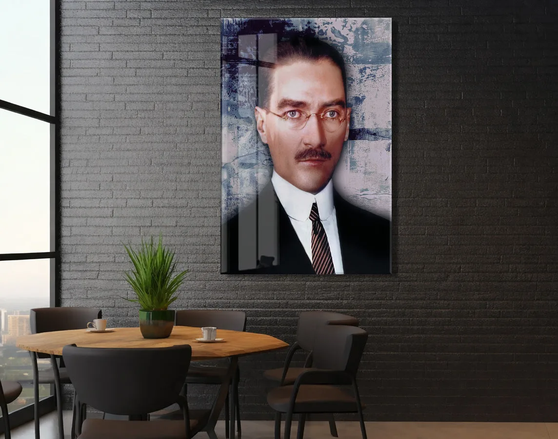 Atatürk Cam Tablo – Gözlüklü Portre Tasarımı, 4 mm Temperli Cam Üzerine Modern ve Prestijli Duvar Dekoru -PeonyAta1021 — görsel 6
