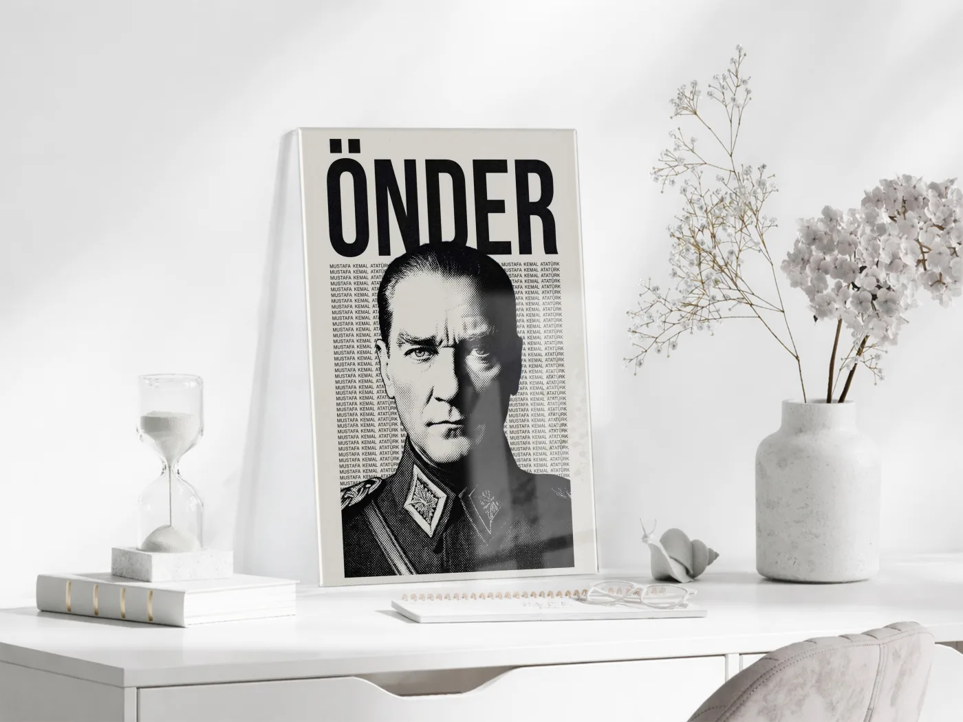 Mustafa Kemal Atatürk Önder Cam Tablo – Modern Tipografik Atatürk Duvar Dekoru -PeonyAta072 — görsel 4