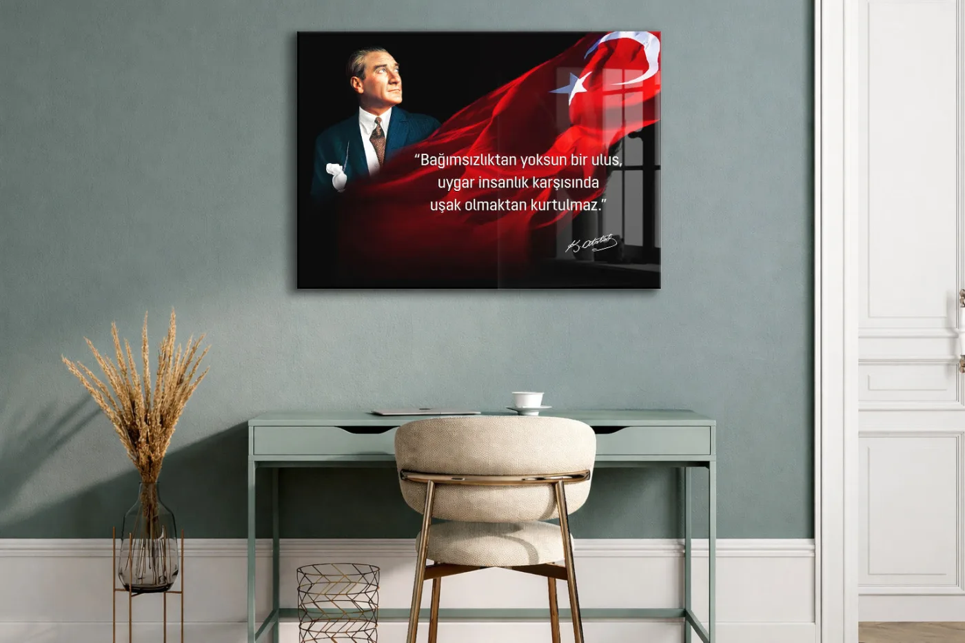 Bağımsızlıktan Yoksun Bir Ulus Atatürk Cam Tablo | Premium UV Baskılı Cam Poster -PeonyAta1326 — görsel 2