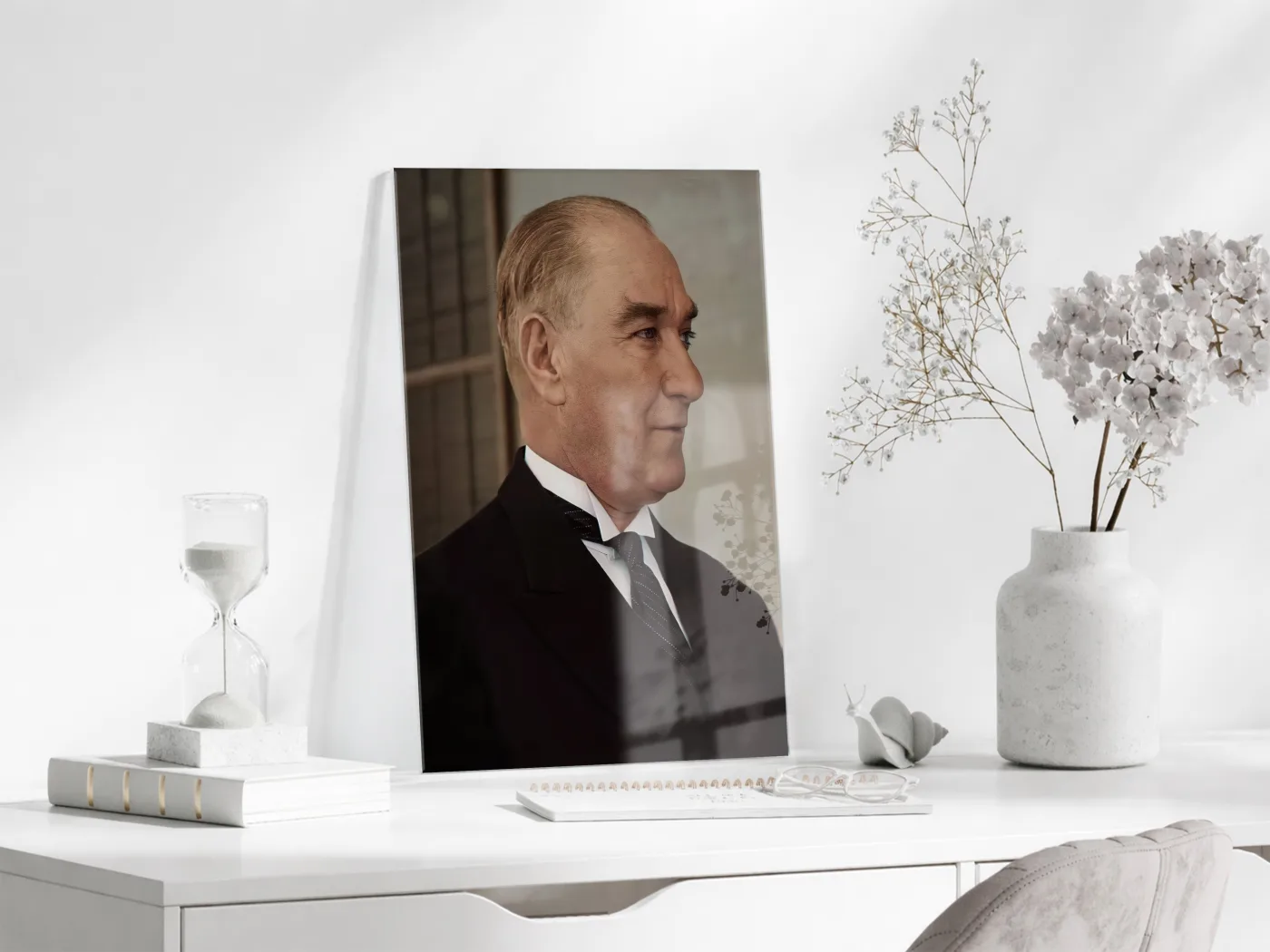Atatürk Profil Portre Cam Tablo – Liderlik ve Vizyonu Yansıtan Modern 4 mm Temperli Cam Duvar Dekoru -PeonyAta1002 — görsel 4