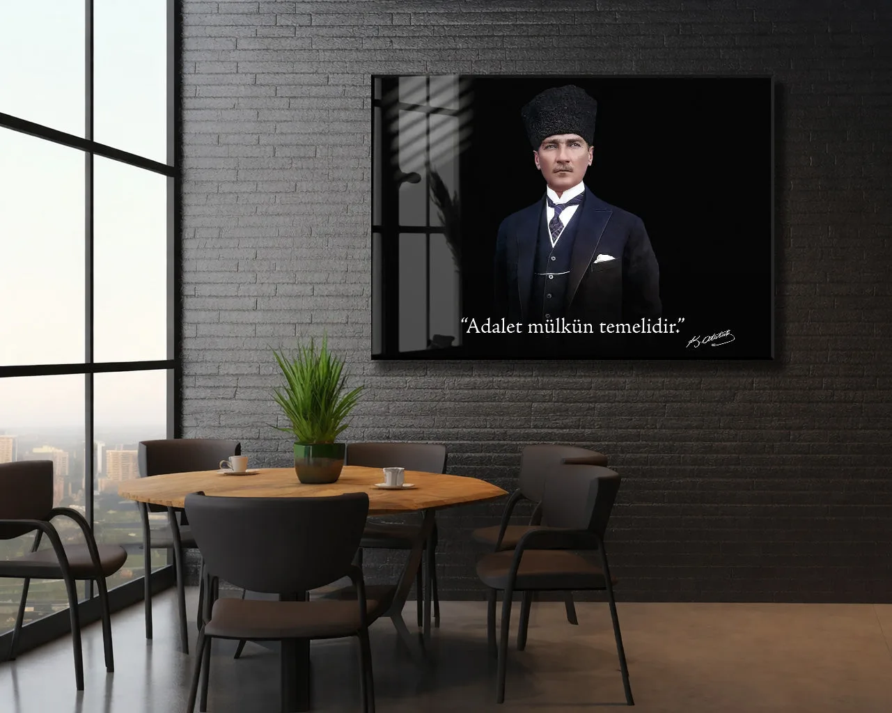 Kalpaklı Mustafa Kemal Atatürk Cam Tablo | “Adalet Mülkün Temelidir” Premium 4 mm Temperli Cam Tablo -PeonyAta1313 — görsel 5