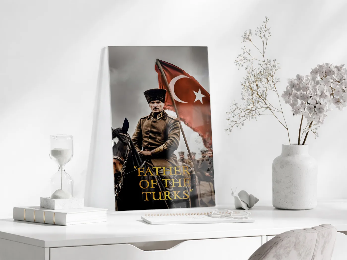 Father Of The Turks , Atatürk At Üzerinde Cam Tablo – Türk Bayraklı Başkomutan Portresi 4 mm Temperli Cam -PeonyAta061 — görsel 4