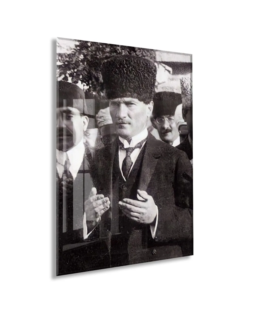 Kalpaklı Atatürk Cam Tablo – Mustafa Kemal Atatürk Siyah Beyaz Duvar Tablosu-PeonyAta1341 — görsel 1