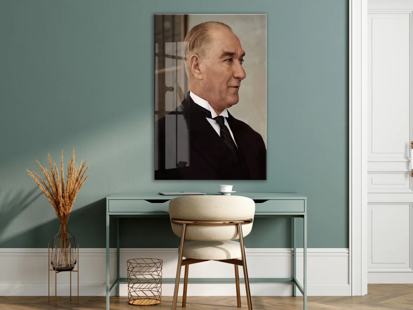 Atatürk Profil Portre Cam Tablo – Liderlik ve Vizyonu Yansıtan Modern 4 mm Temperli Cam Duvar Dekoru -PeonyAta1002 — görsel 7