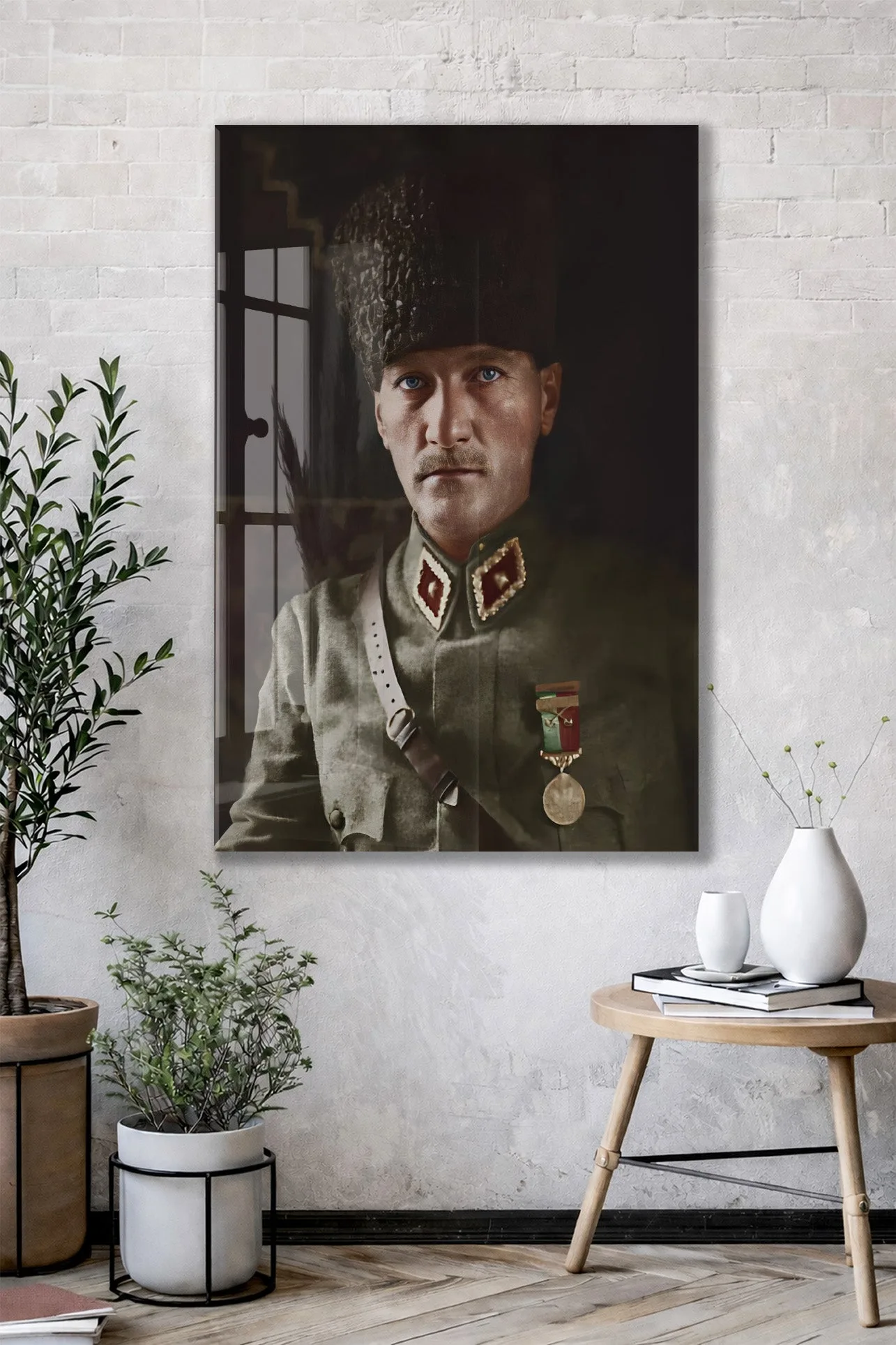 Atatürk Cam Tablo – Askerî Üniformalı İkonik Portre, 4 mm Temperli Cam Üzerine Premium Duvar Dekoru -PeonyAta1029 — görsel 2