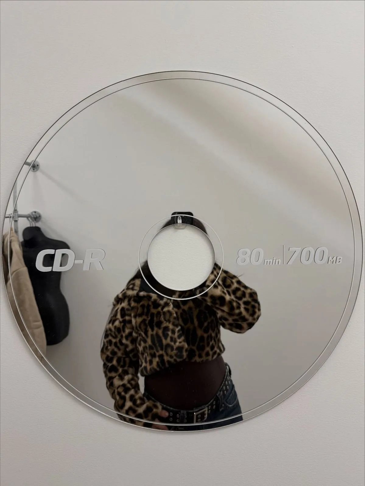 CD Tasarımlı Dekoratif Ayna – Aynalı Pleksi Yuvarlak Duvar Aynası — görsel 5