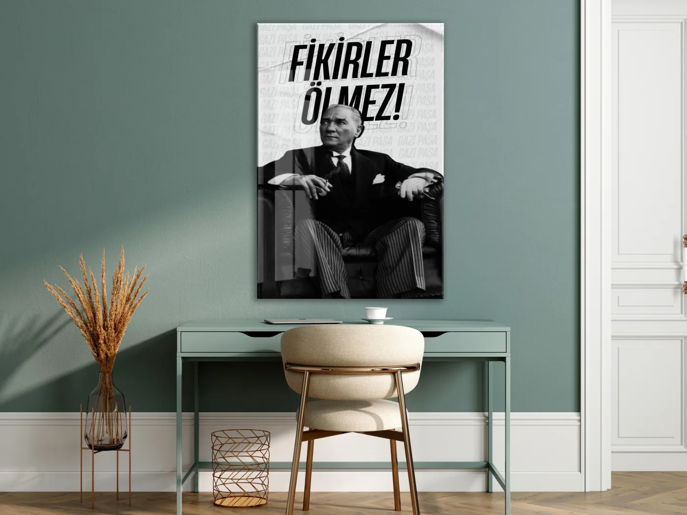Fikirler Ölmez Atatürk Cam Tablo | Siyah Beyaz Tipografik Atatürk Portresi, İlham Veren Duvar Dekoru, 4mm Temperli Cam UV Baskı PeonyAta046 — görsel 7