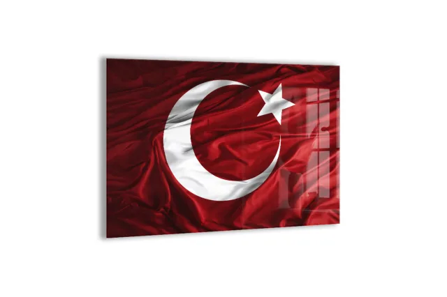 Dalgalanan Türk Bayrağı Cam Tablo | Gerçekçi İpek Dokulu 4 mm Temperli UV Baskılı Duvar Dekoru -PeonyAta1318